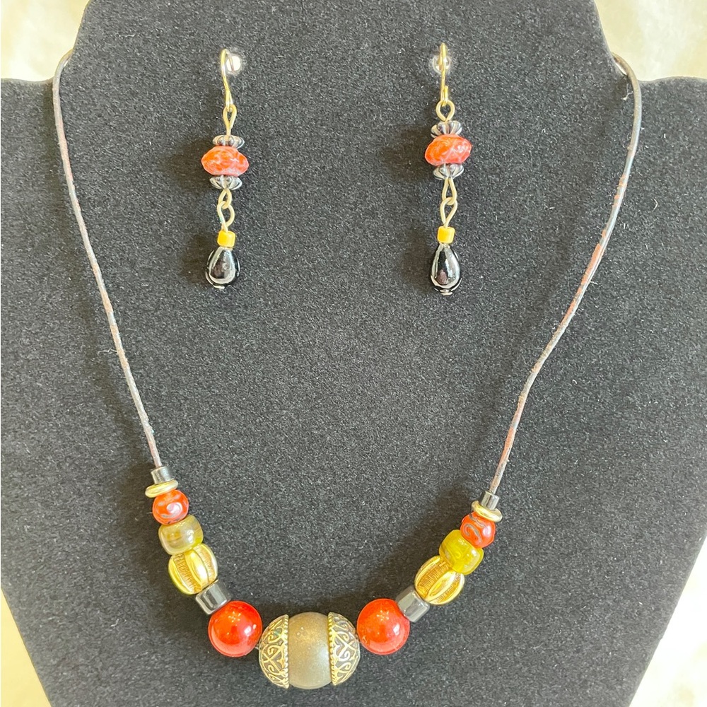 ** 2 For 20$ -- Red and Olive Beaded Necklace and Earring Set
